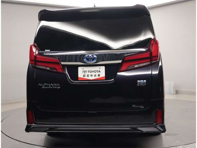 Toyota Alphard 4