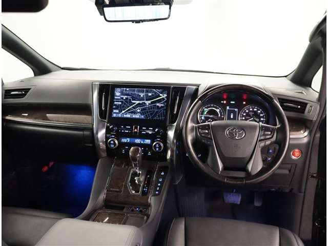 Toyota Alphard 5