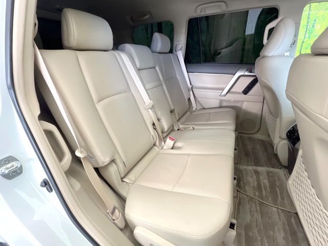 Toyota Land Cruiser Prado 9