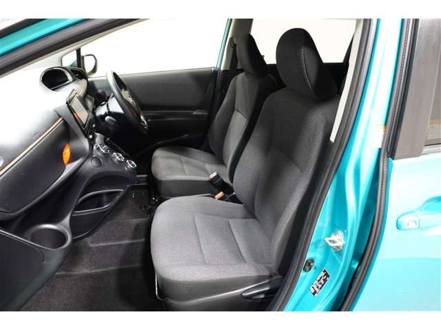Toyota Sienta 6