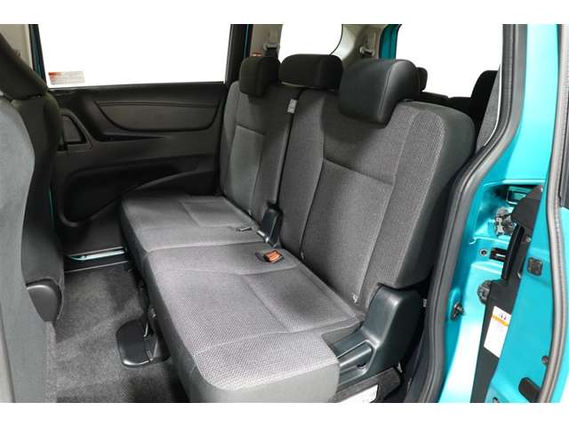 Toyota Sienta 7