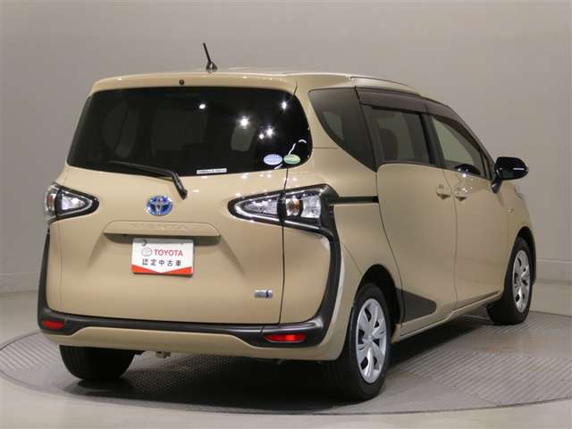 Toyota Sienta 7