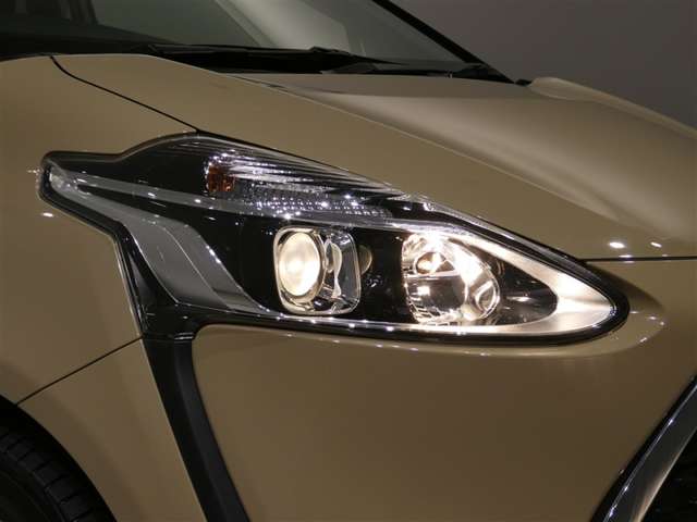 Toyota Sienta 10