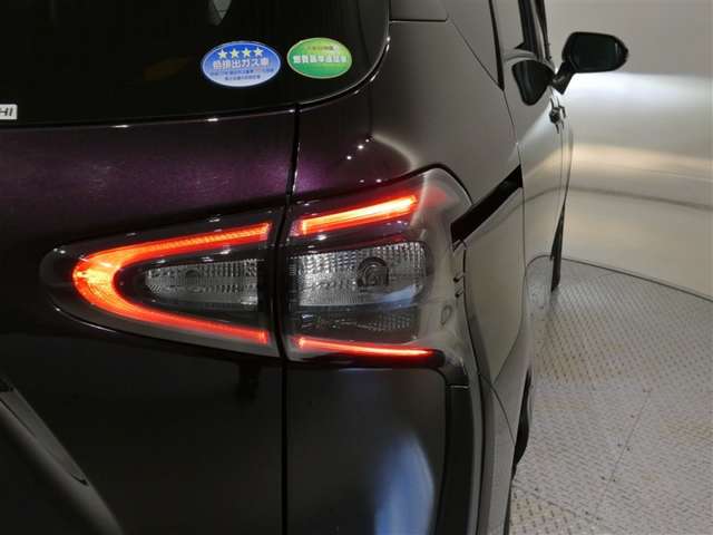 Toyota Sienta 12