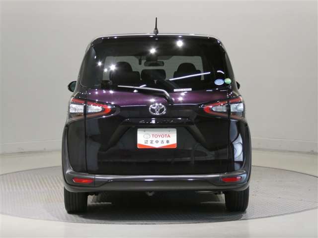 Toyota Sienta 6
