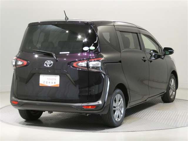 Toyota Sienta 7