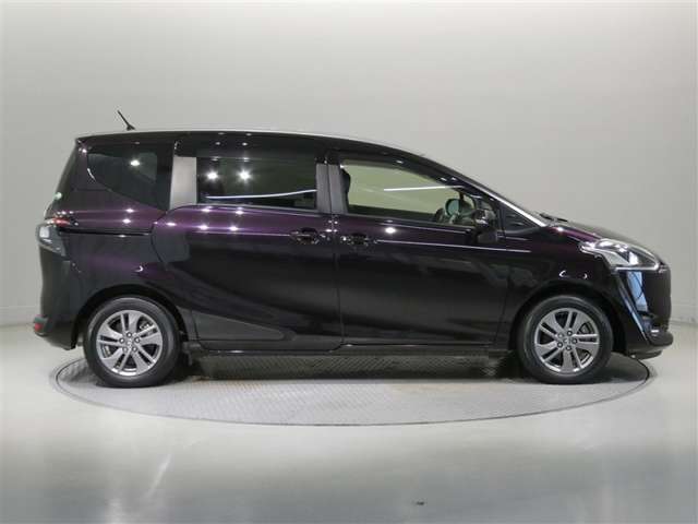 Toyota Sienta 8