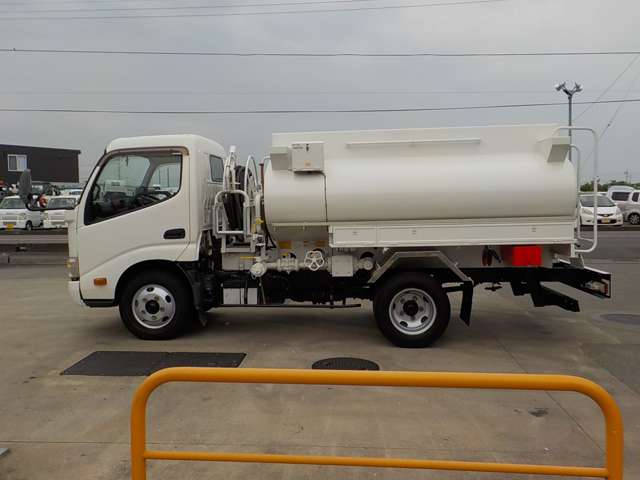 Hino Dutro 2