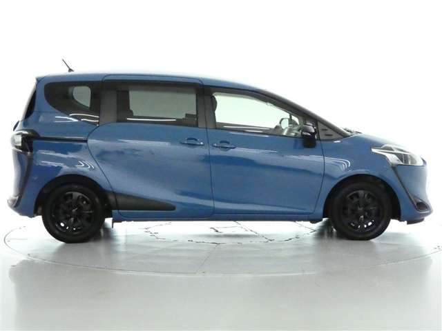Toyota Sienta 7