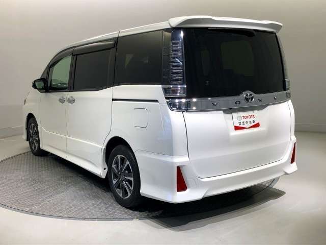 Toyota Voxy 6