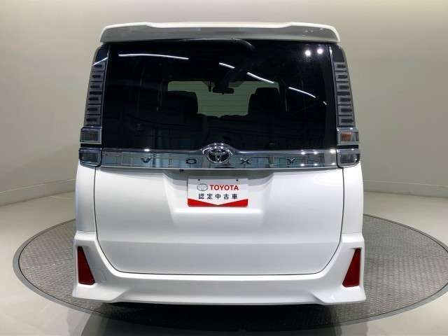 Toyota Voxy 7