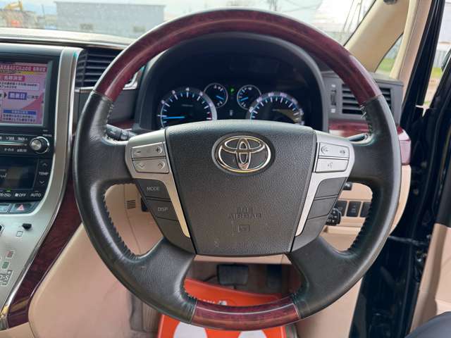 Toyota Alphard 12