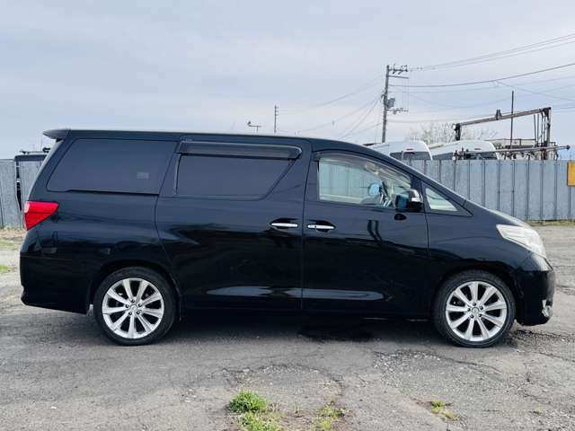 Toyota Alphard 4