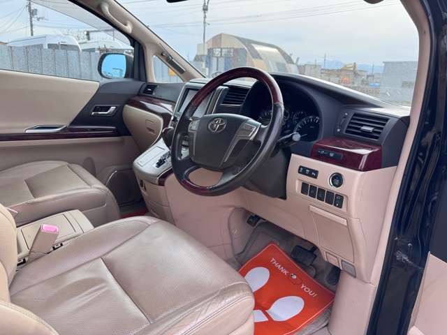Toyota Alphard 9