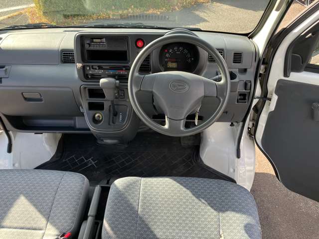 Daihatsu Hijet Cargo 5