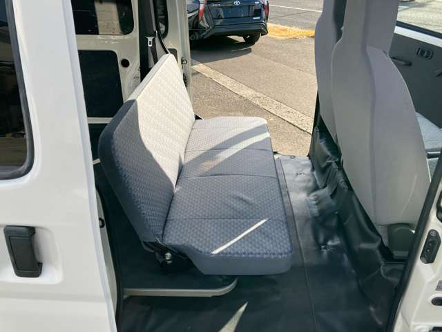 Daihatsu Hijet Cargo 9