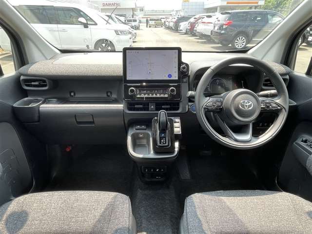 Toyota Sienta 5