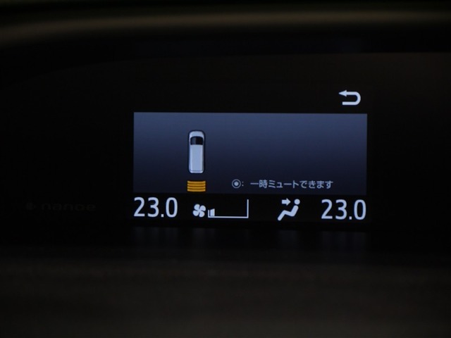 Toyota Voxy 11