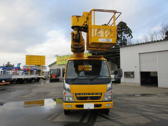 Mitsubishi Fuso Canter 2