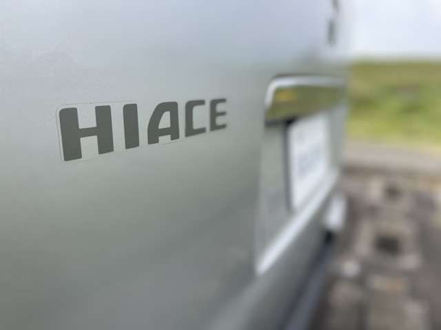 Toyota Hiace Van 12