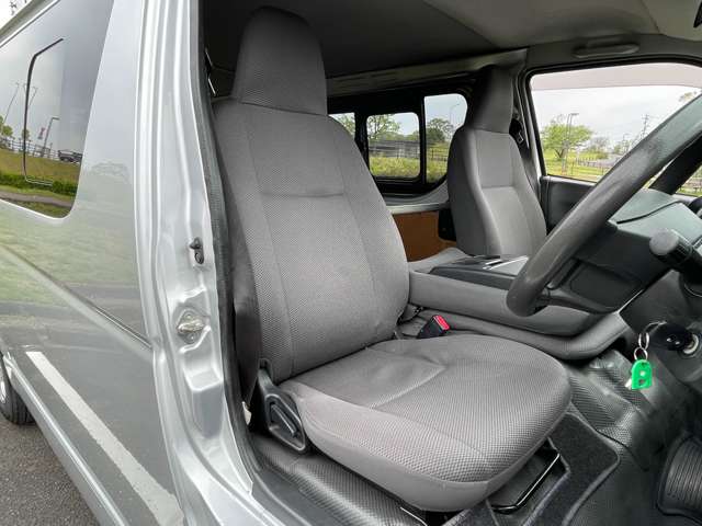 Toyota Hiace Van 3