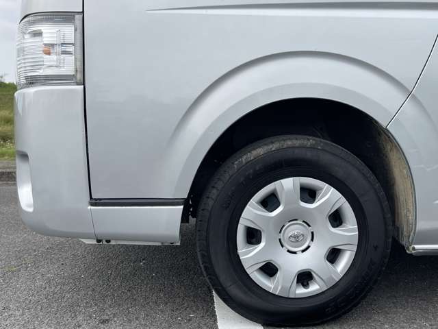 Toyota Hiace Van 5