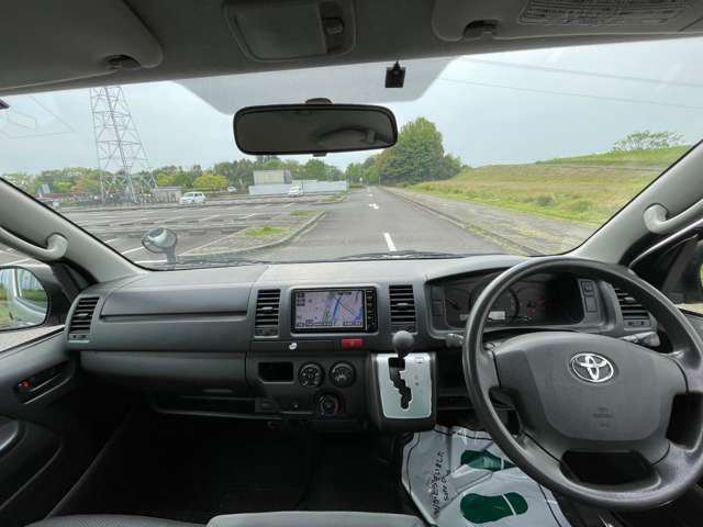 Toyota Hiace Van 7