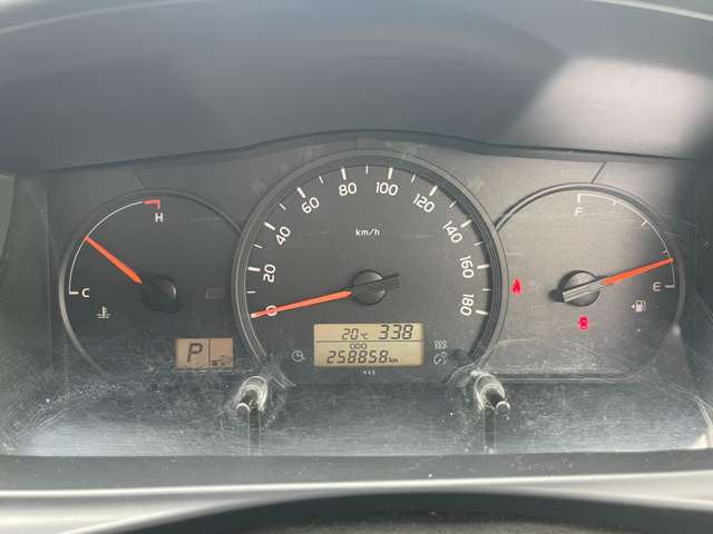Toyota Hiace Van 8