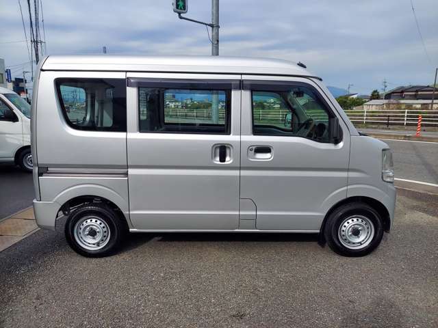 Nissan NV100 Clipper 11