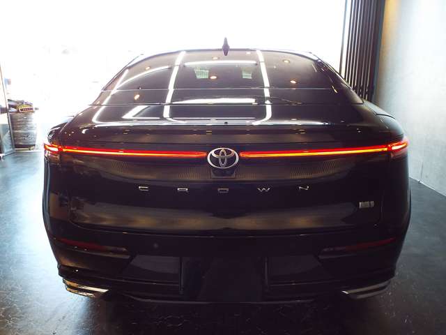 Toyota Crown Crossover 4
