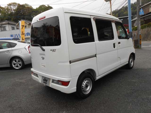 Daihatsu Hijet Cargo 6
