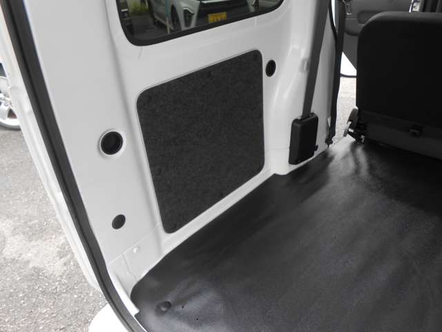 Daihatsu Hijet Cargo 10