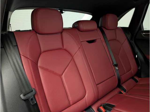 Porsche Macan 12