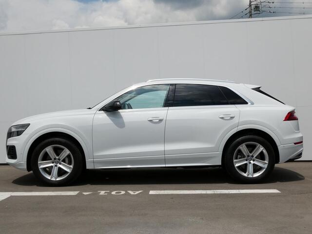 Audi Q8 3