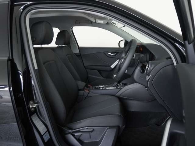 Audi Q2 12