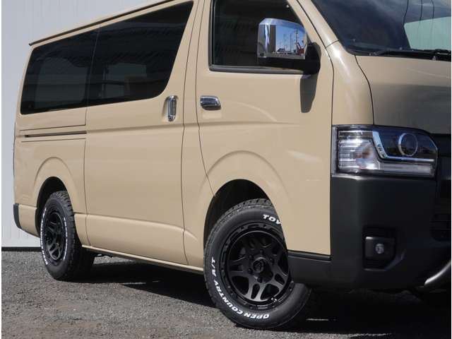 Toyota Hiace Van 7