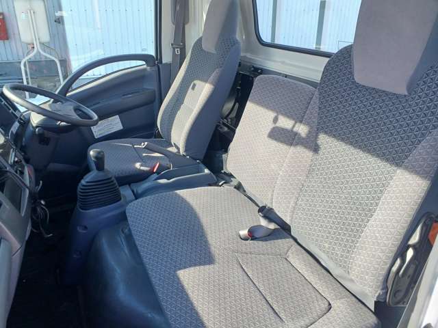 Isuzu Elf 12