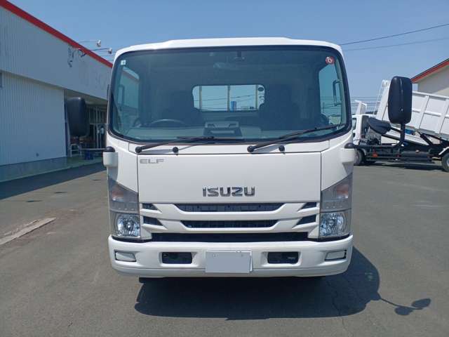 Isuzu Elf 2