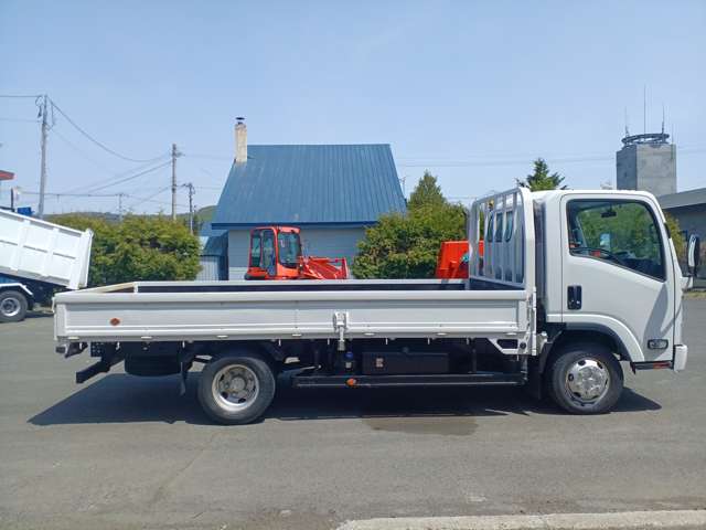 Isuzu Elf 4