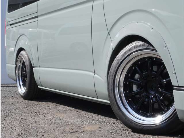 Toyota Hiace Van 12