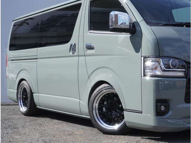 Toyota Hiace Van 8