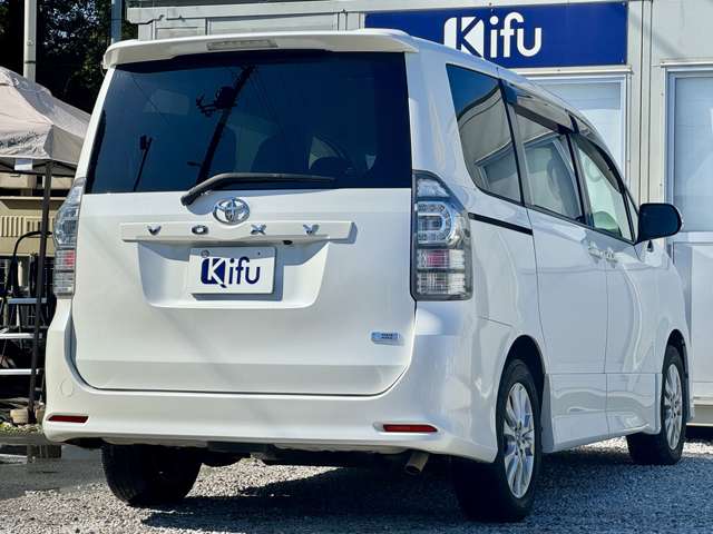 Toyota Voxy 7