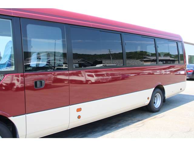 Mitsubishi Fuso Rosa 12