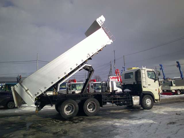 Hino Profia 8
