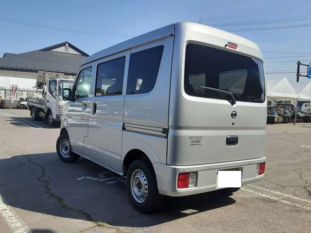 Nissan NV100 Clipper 6
