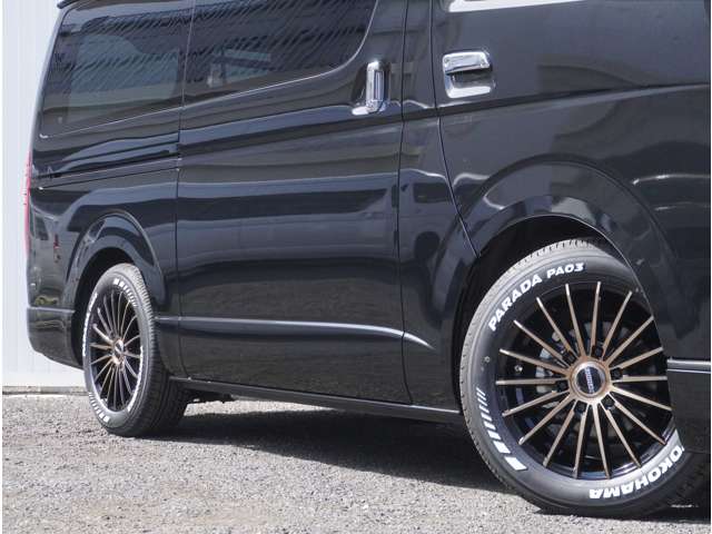 Toyota Hiace Van 9