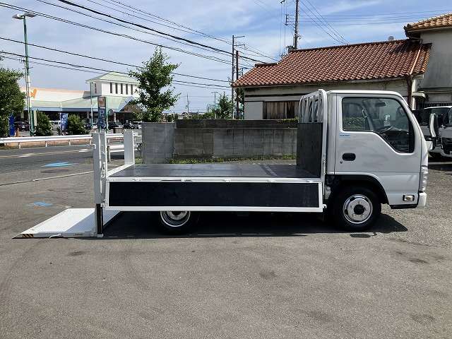 Isuzu Elf 12