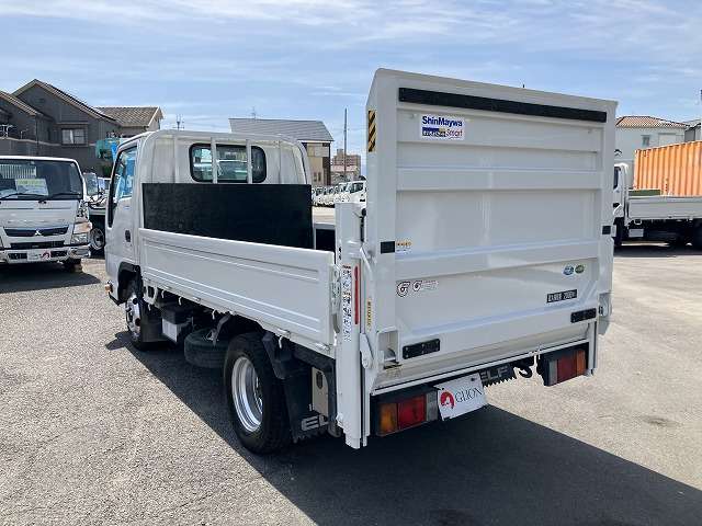 Isuzu Elf 6