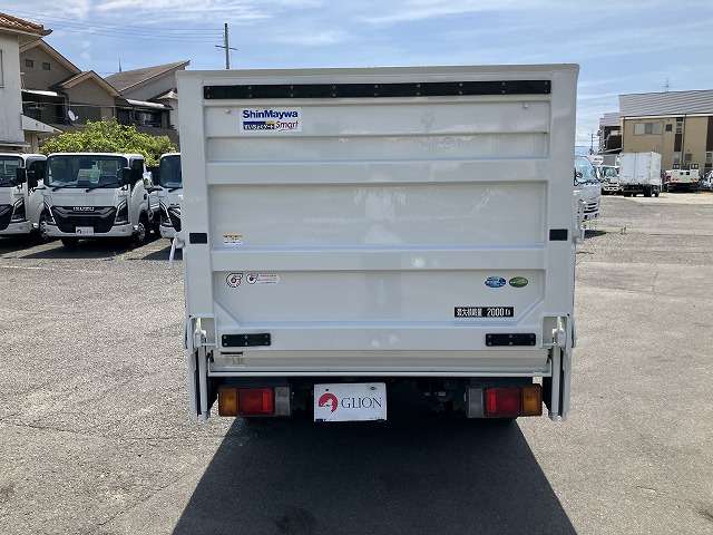 Isuzu Elf 7