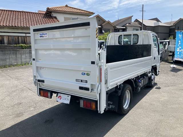 Isuzu Elf 8